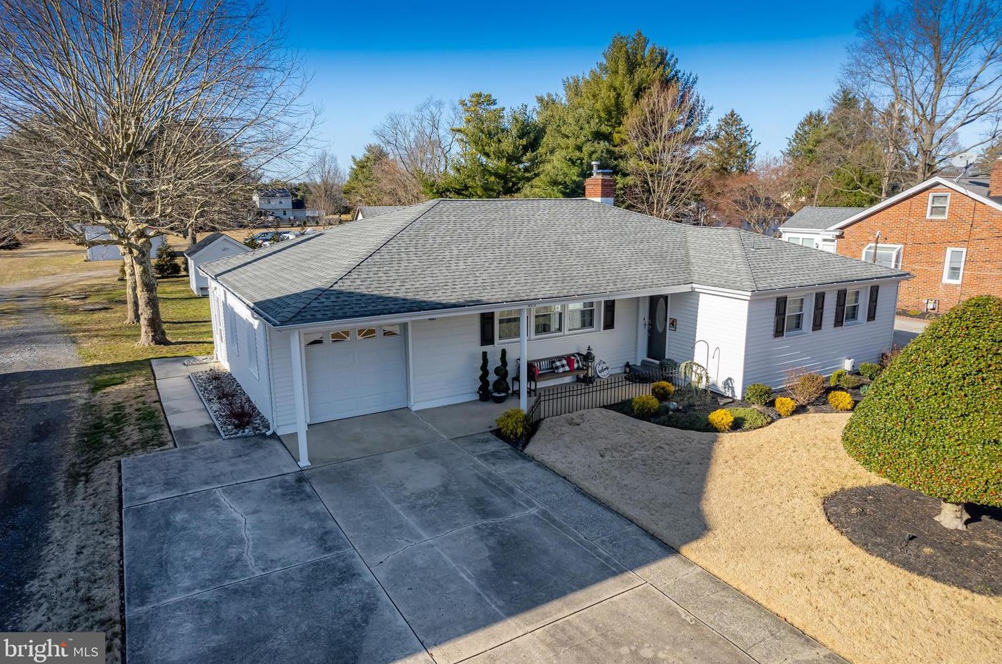 403 Kings Hwy, Mickleton NJ  08056-1120 exterior