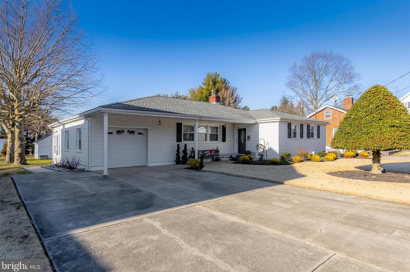 403 Kings Hwy, Mickleton NJ  08056-1120 exterior