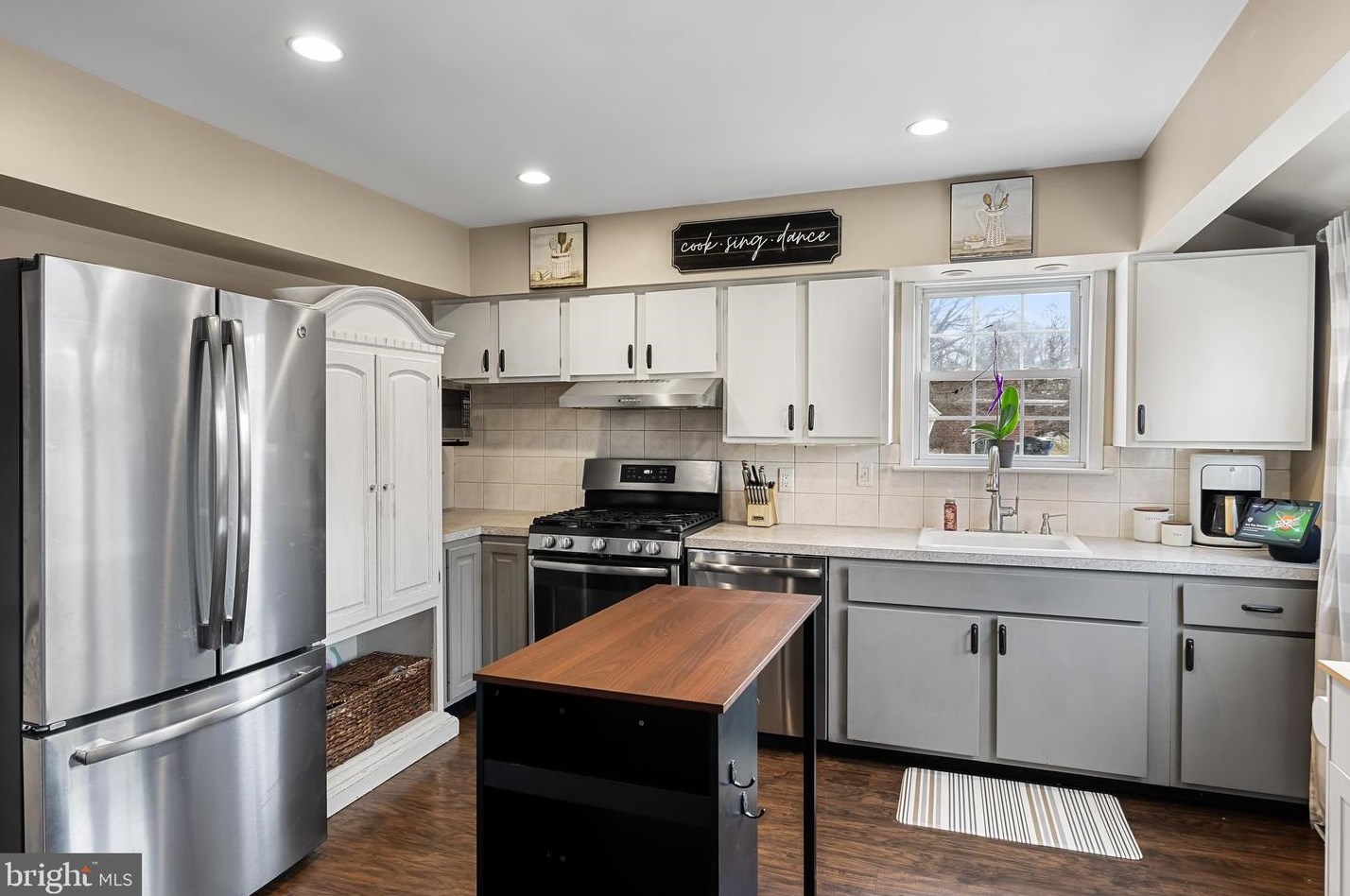 276 Madison Rd, West Deptford NJ  08051-1210 exterior