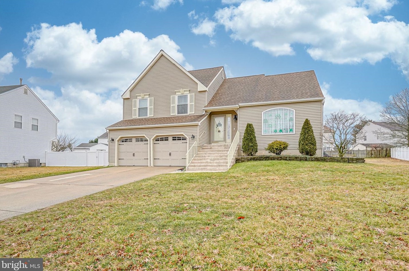6 Winners Cir, Aura NJ  08028-2033 exterior