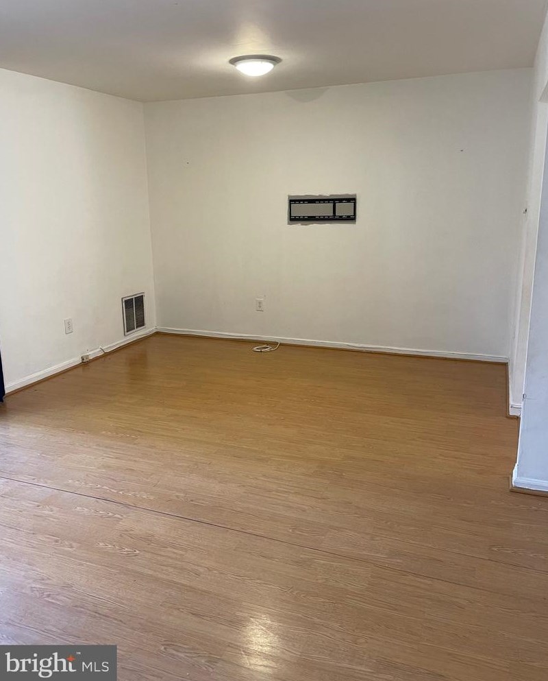 22 Buckthorn Ct, West Deptford NJ  08096-2916 exterior