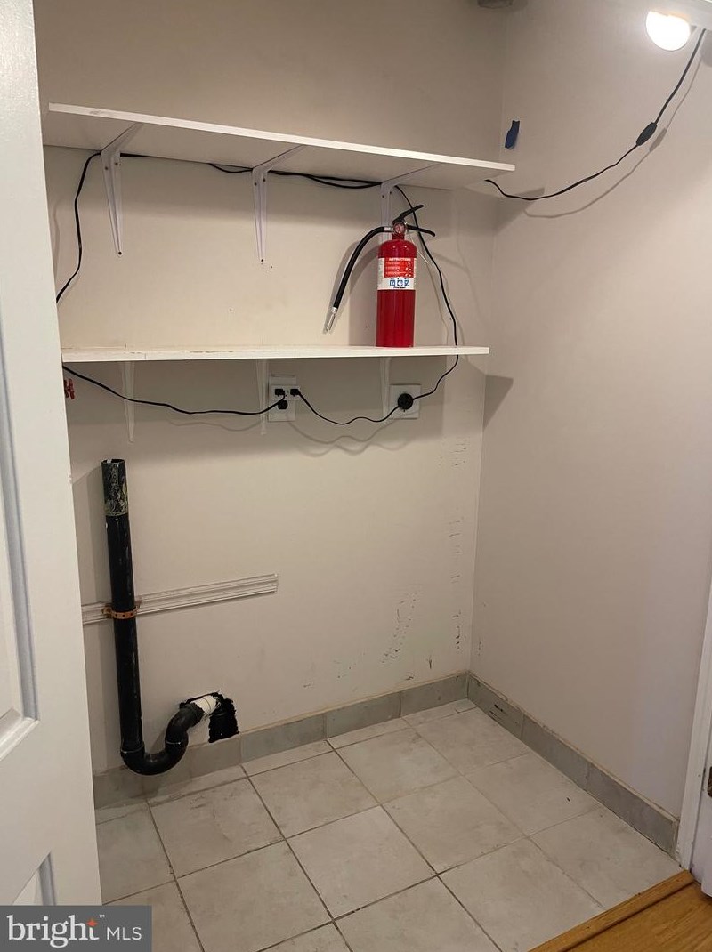 22 Buckthorn Ct, West Deptford NJ  08096-2916 exterior