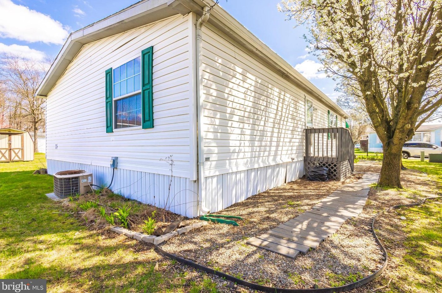 207 Oriole St, West Deptford NJ  08066-3022 exterior