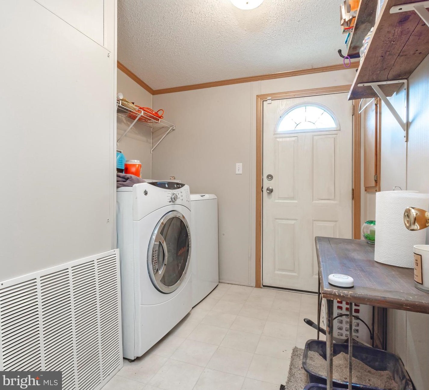 207 Oriole St, West Deptford NJ  08066-3022 exterior