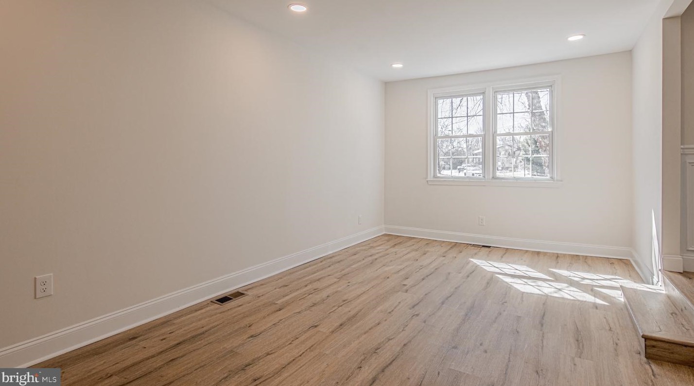 424 2 St, West Deptford NJ 08086-3095 exterior