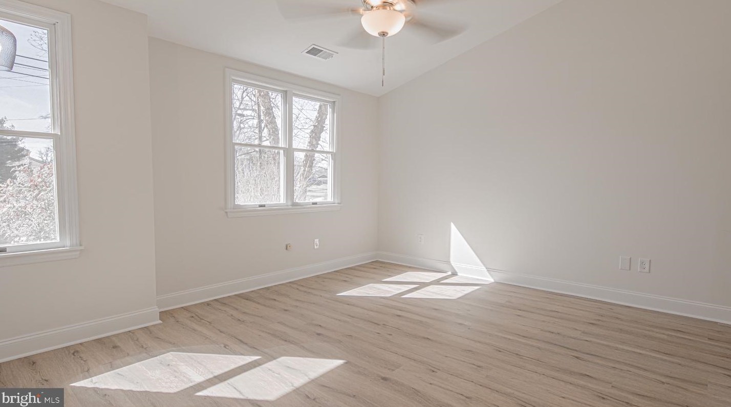 424 2 St, West Deptford NJ 08086-3095 exterior