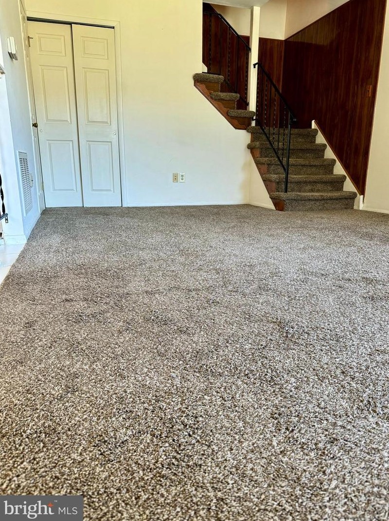 75 Cedarwood Ct, West Deptford NJ  08066-2419 exterior