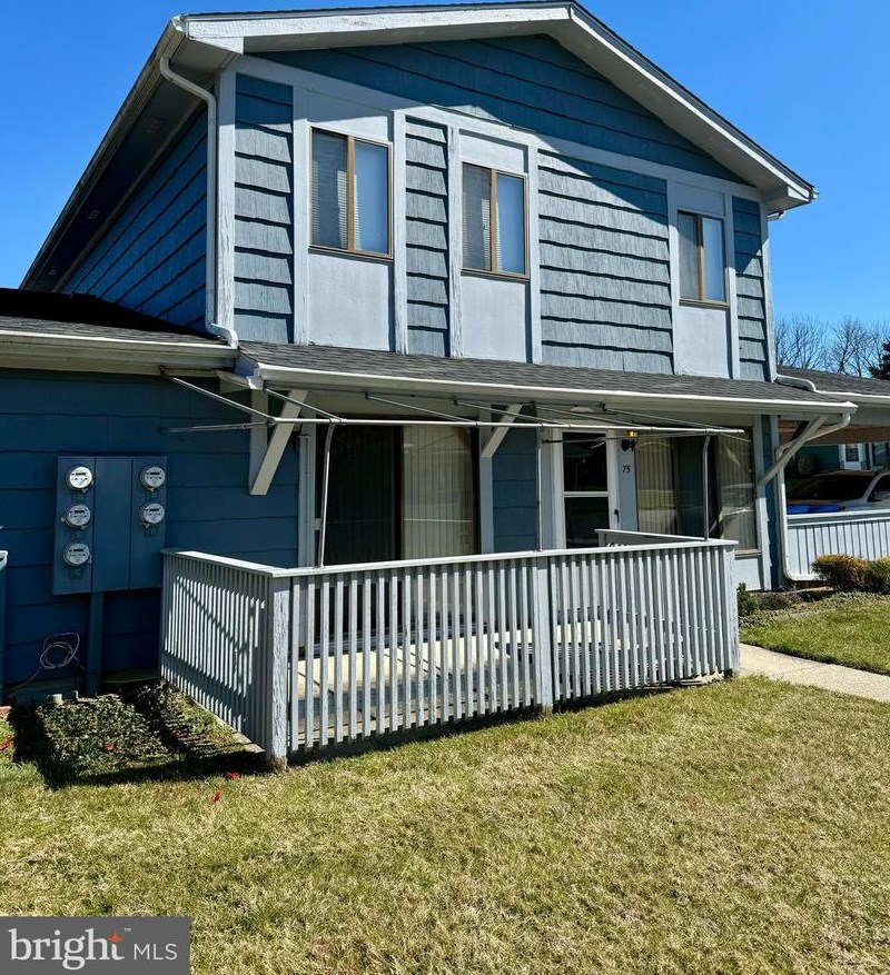 75 Cedarwood Ct, West Deptford NJ  08066-2419 exterior