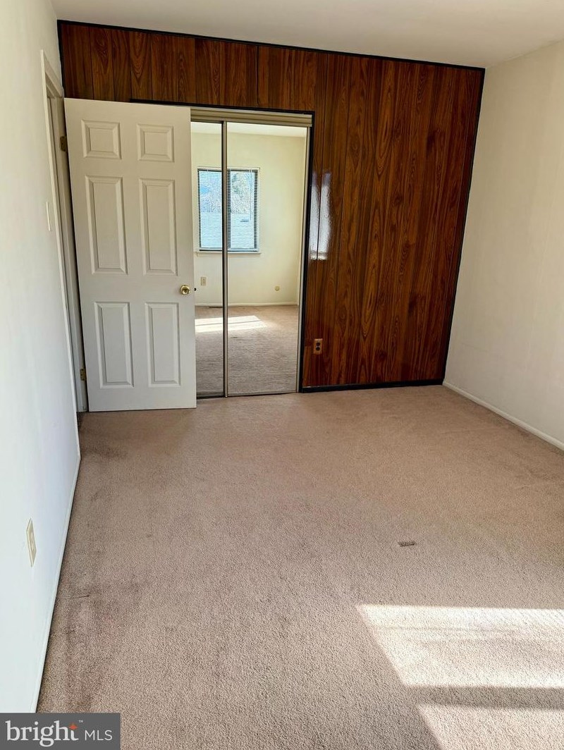 75 Cedarwood Ct, West Deptford NJ  08066-2419 exterior