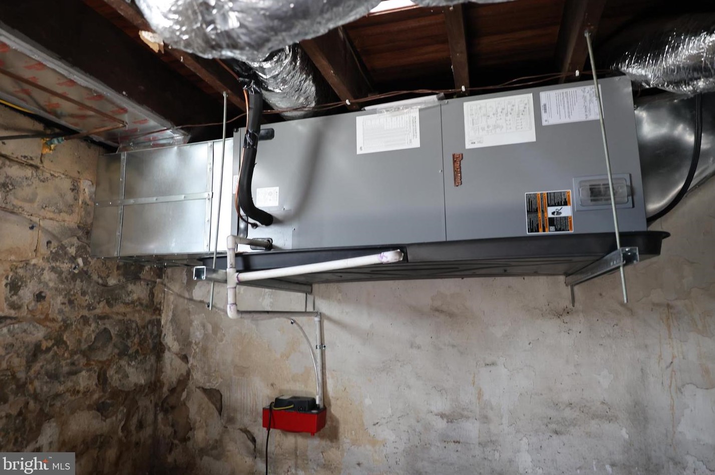 627 Beacon Ave, West Deptford NJ 08066-1155 exterior