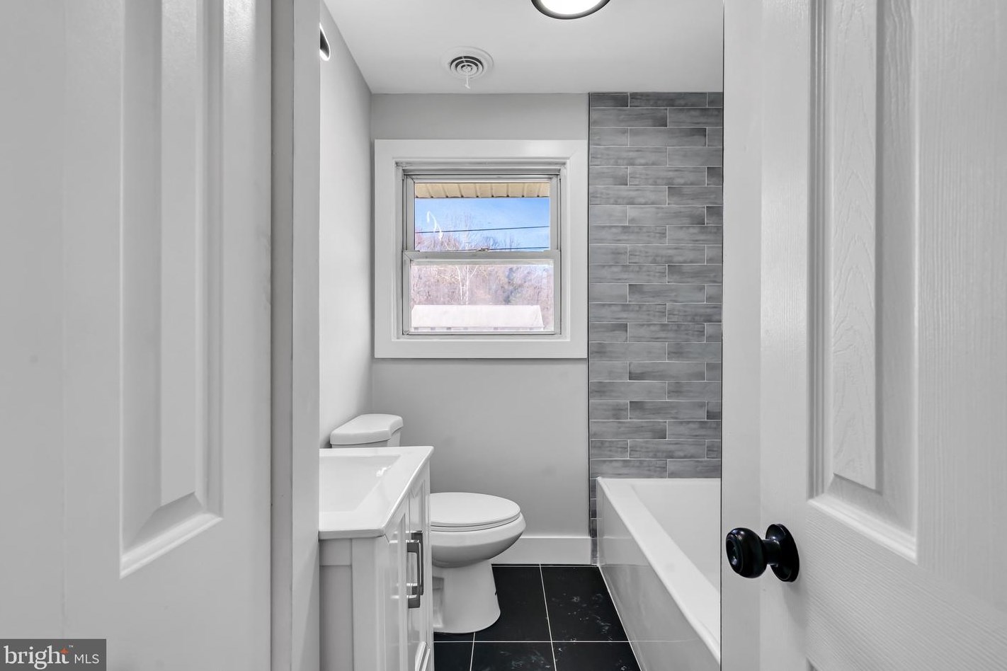 117 Hannold Blvd, West Deptford NJ  08096-1827 exterior