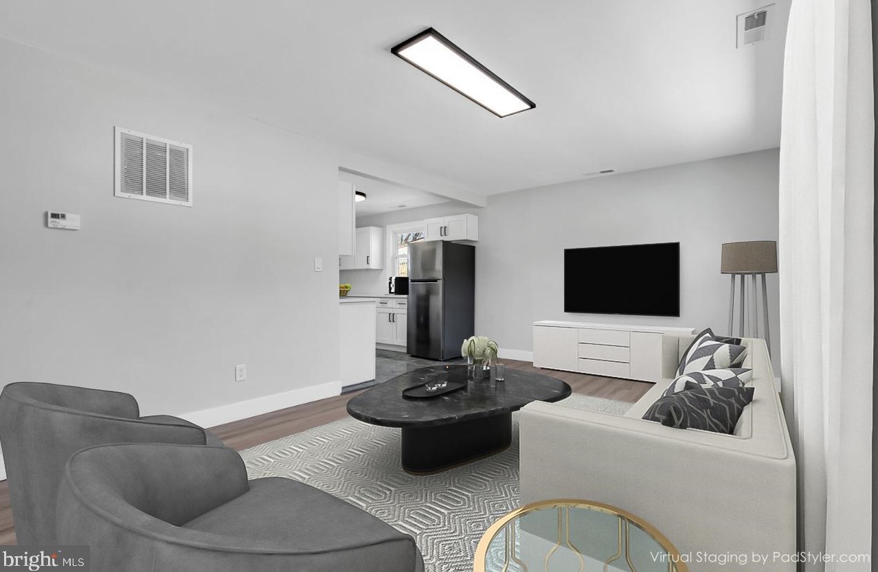 117 Hannold Blvd, West Deptford NJ  08096-1827 exterior