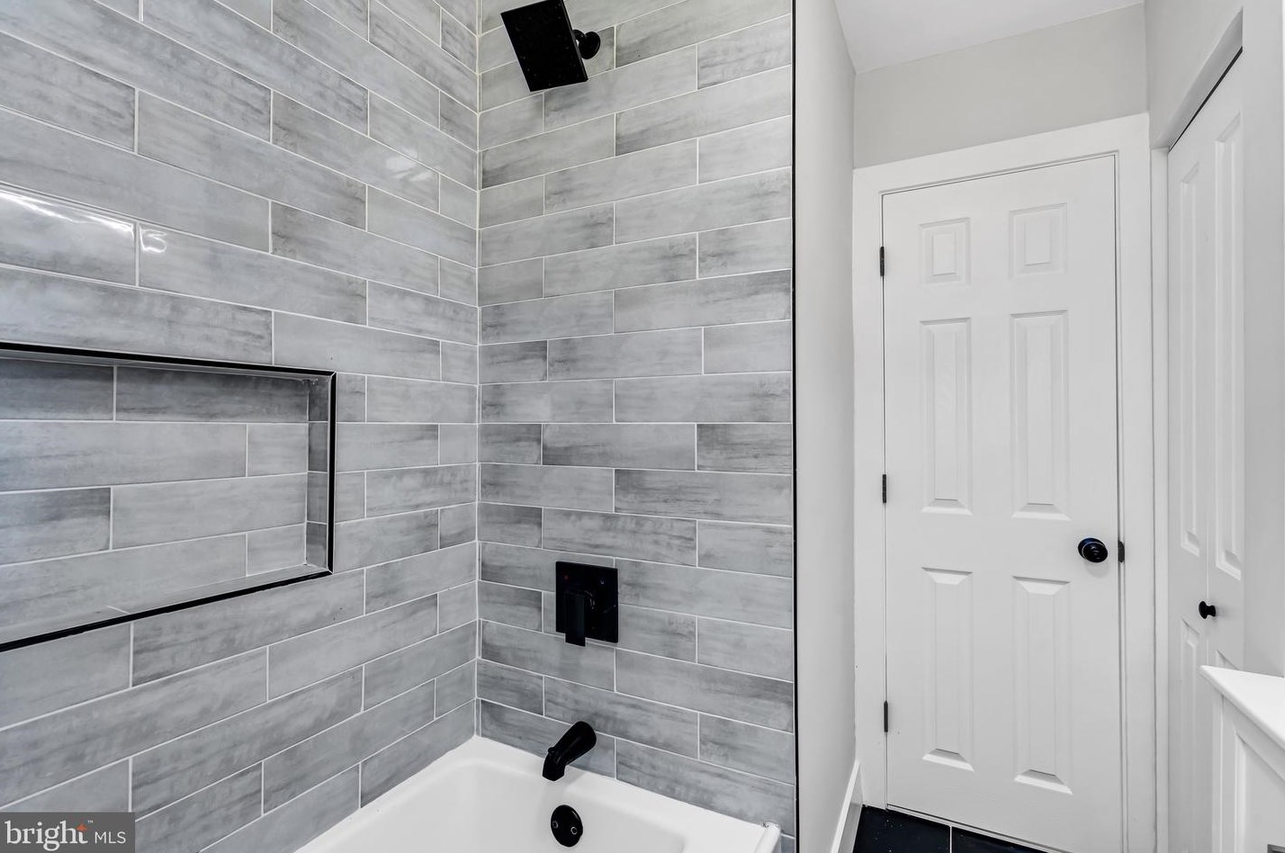 117 Hannold Blvd, West Deptford NJ  08096-1827 exterior