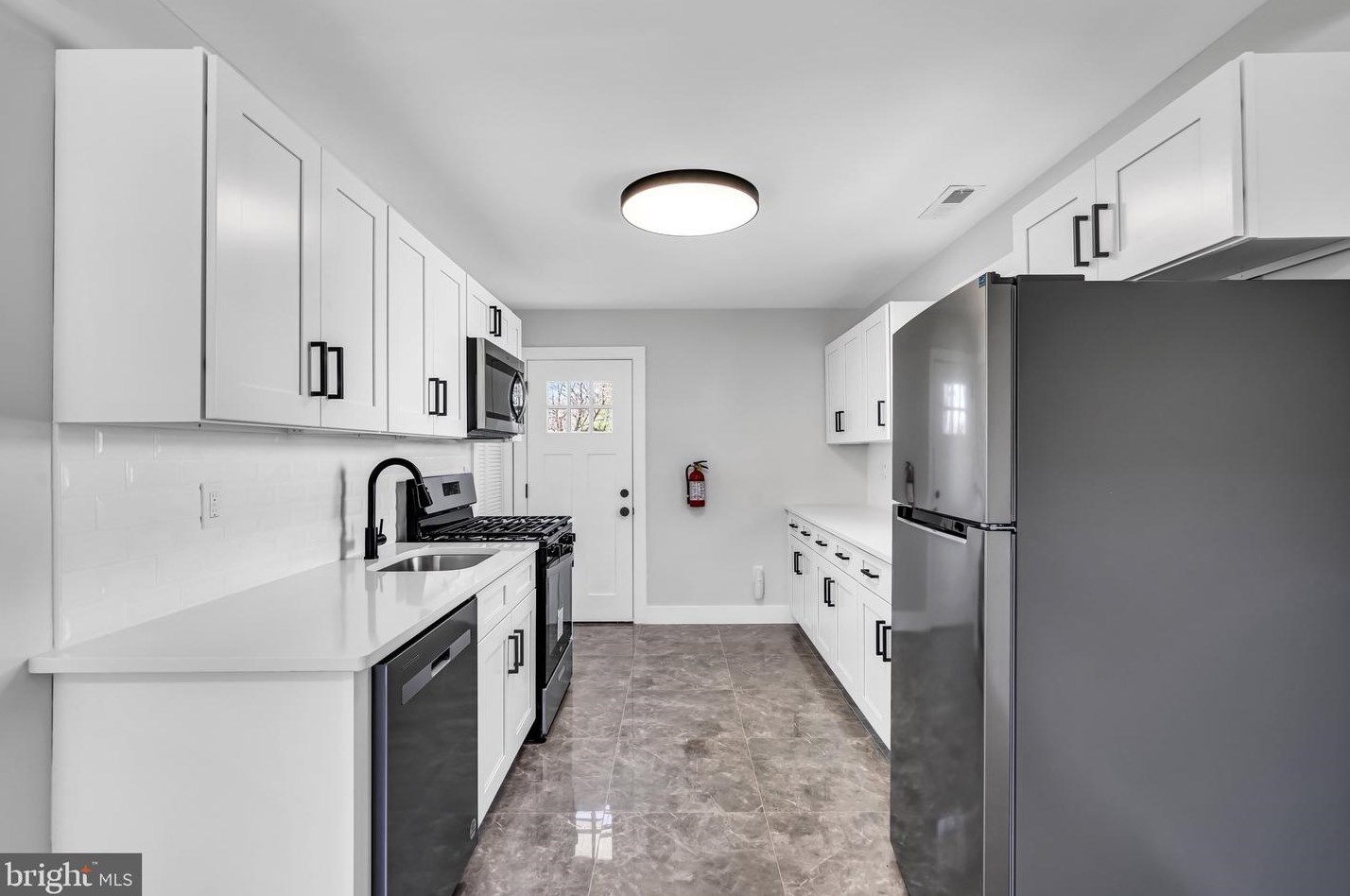 117 Hannold Blvd, West Deptford NJ  08096-1827 exterior