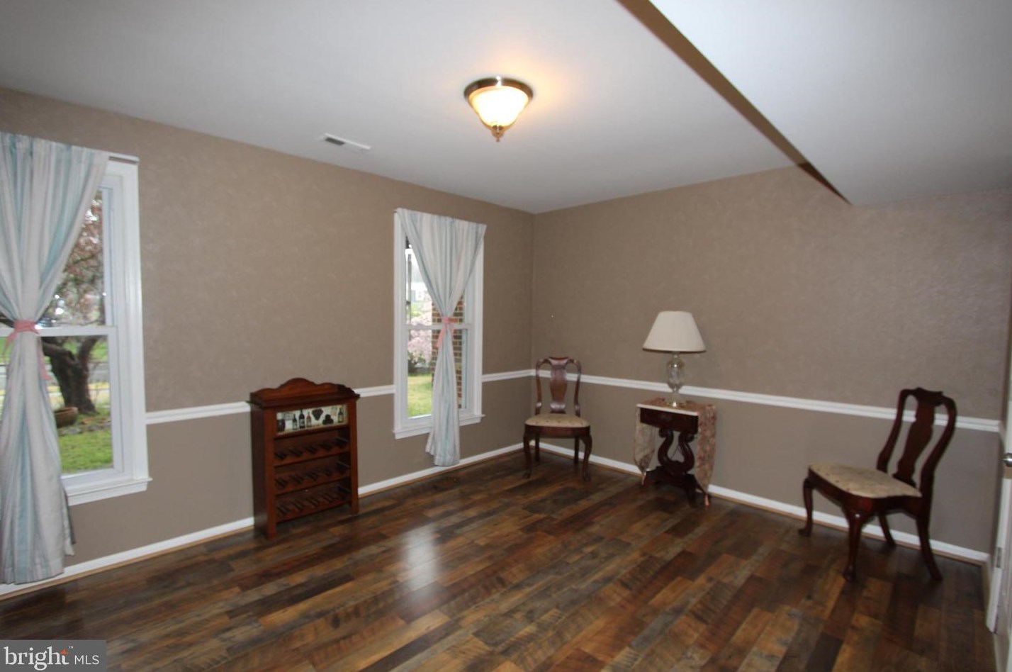 100 Red Stone Rdg, West Deptford NJ 08096-4135 exterior