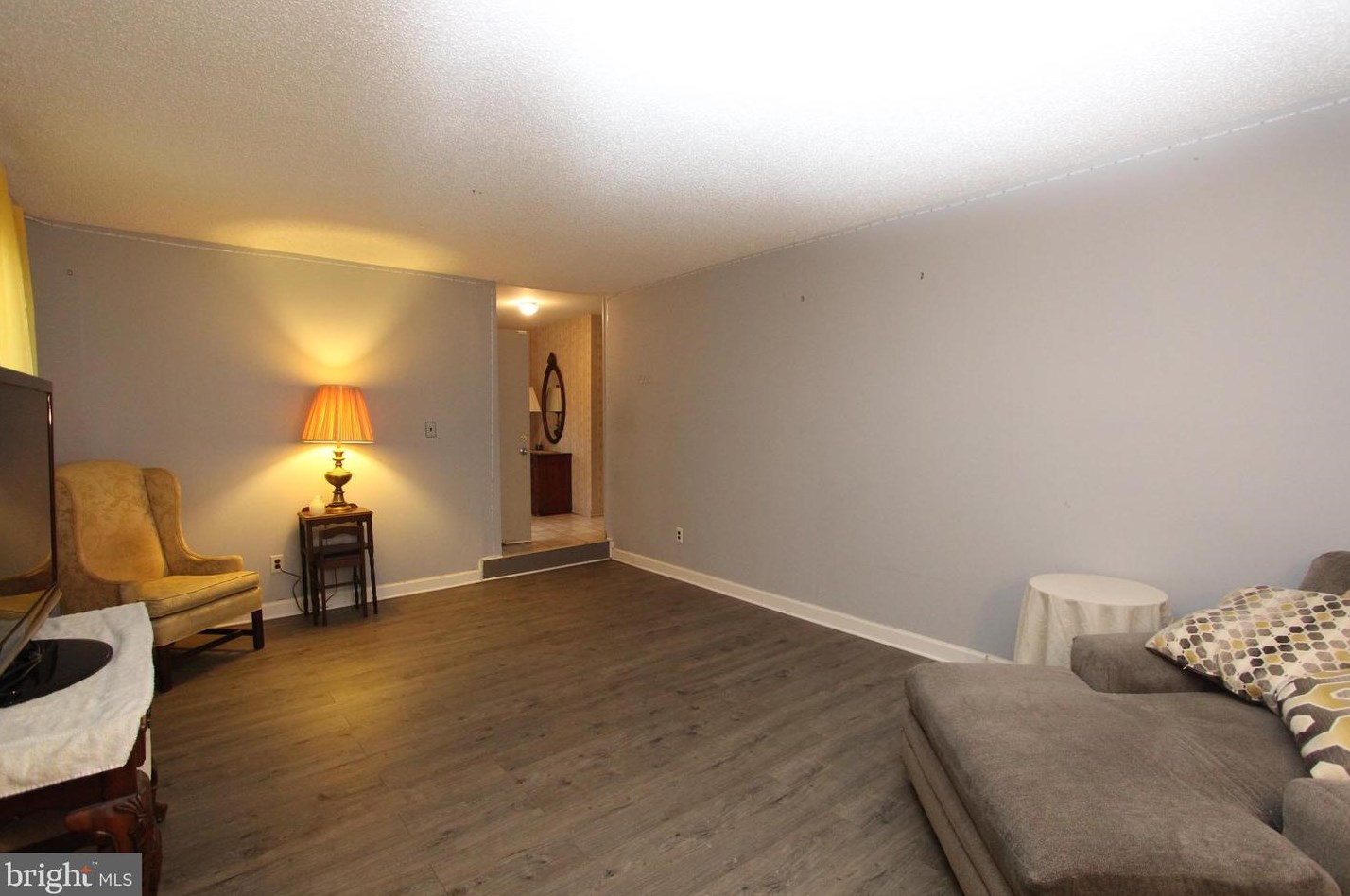 100 Red Stone Rdg, West Deptford NJ 08096-4135 exterior