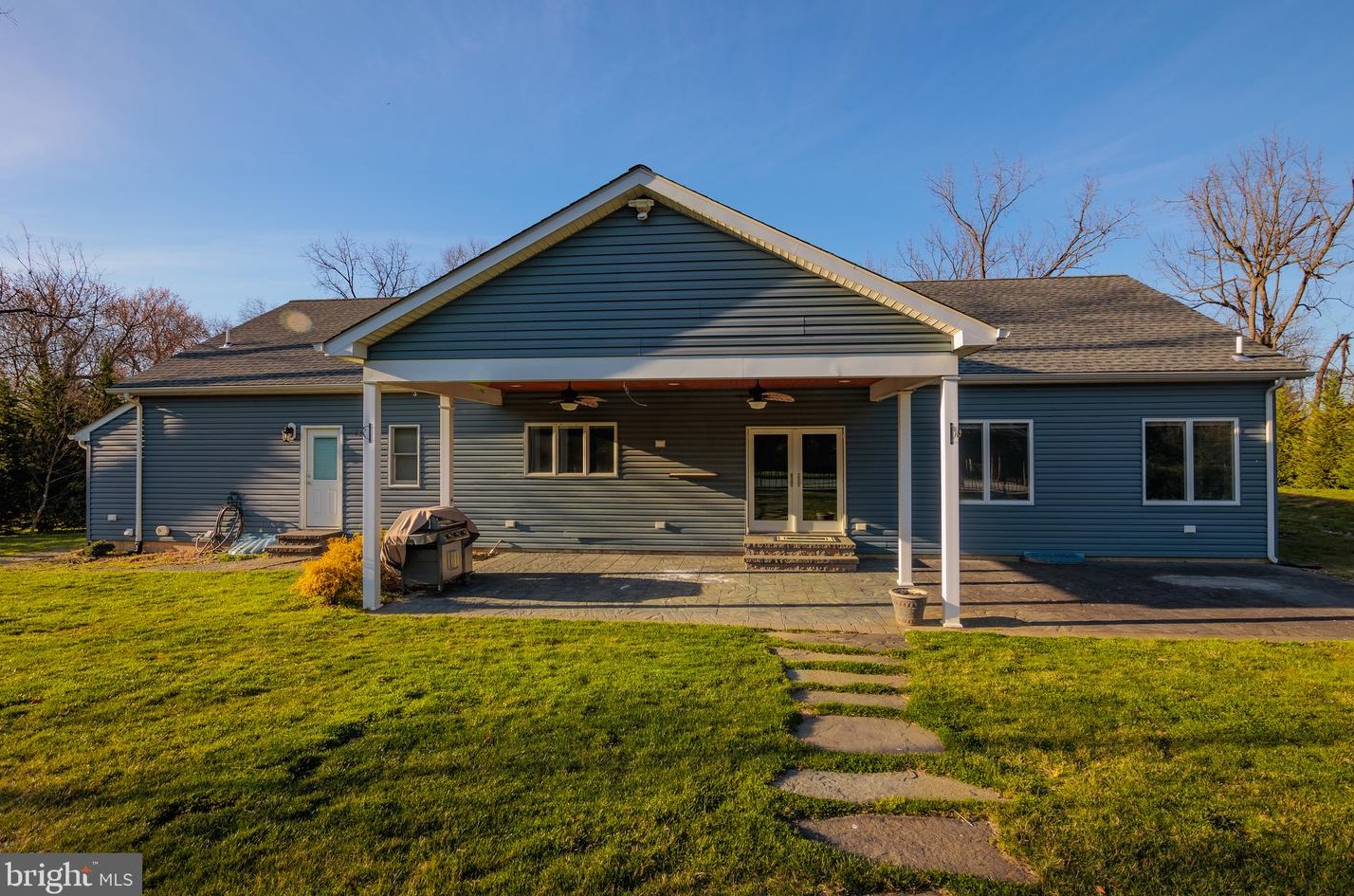 1057 Madison Ave, West Deptford NJ  08096-1926 exterior