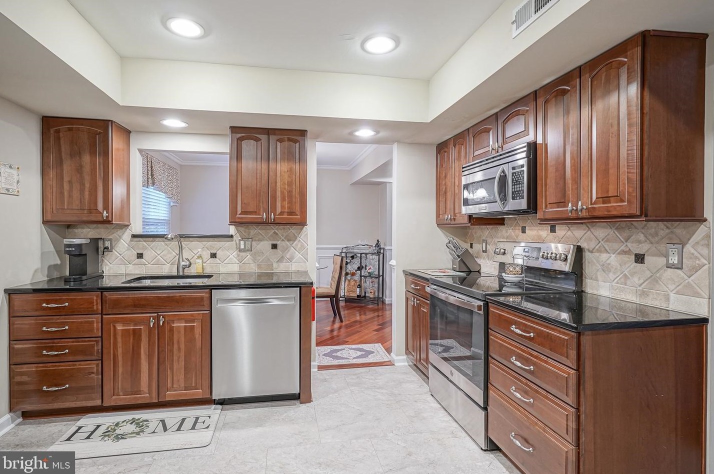 7 Tallowood Dr, Aura NJ  08028-9634 exterior