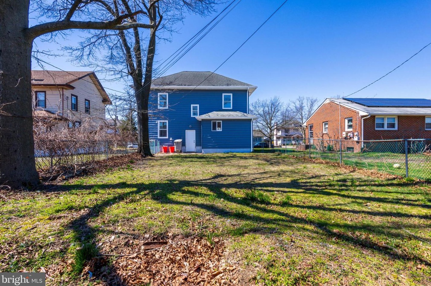 561 Beacon Ave, West Deptford NJ 08066-1210 exterior