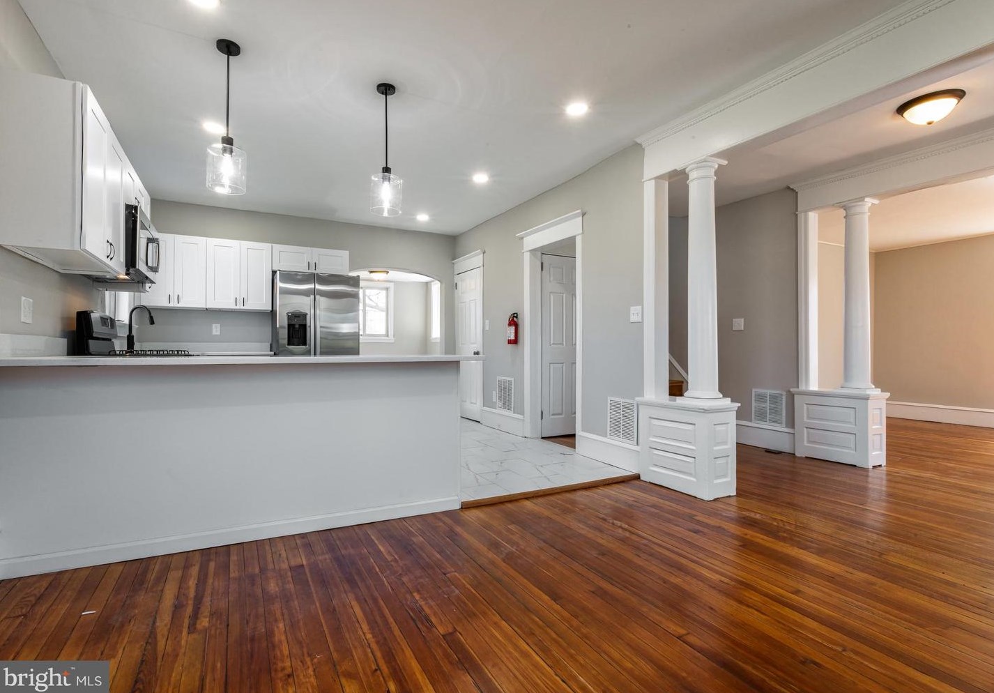 561 Beacon Ave, West Deptford NJ 08066-1210 exterior