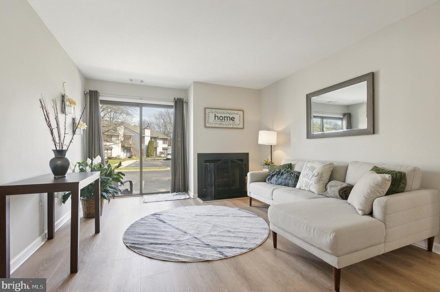 303 Coventry Ct, West Deptford NJ  08051-2014 exterior