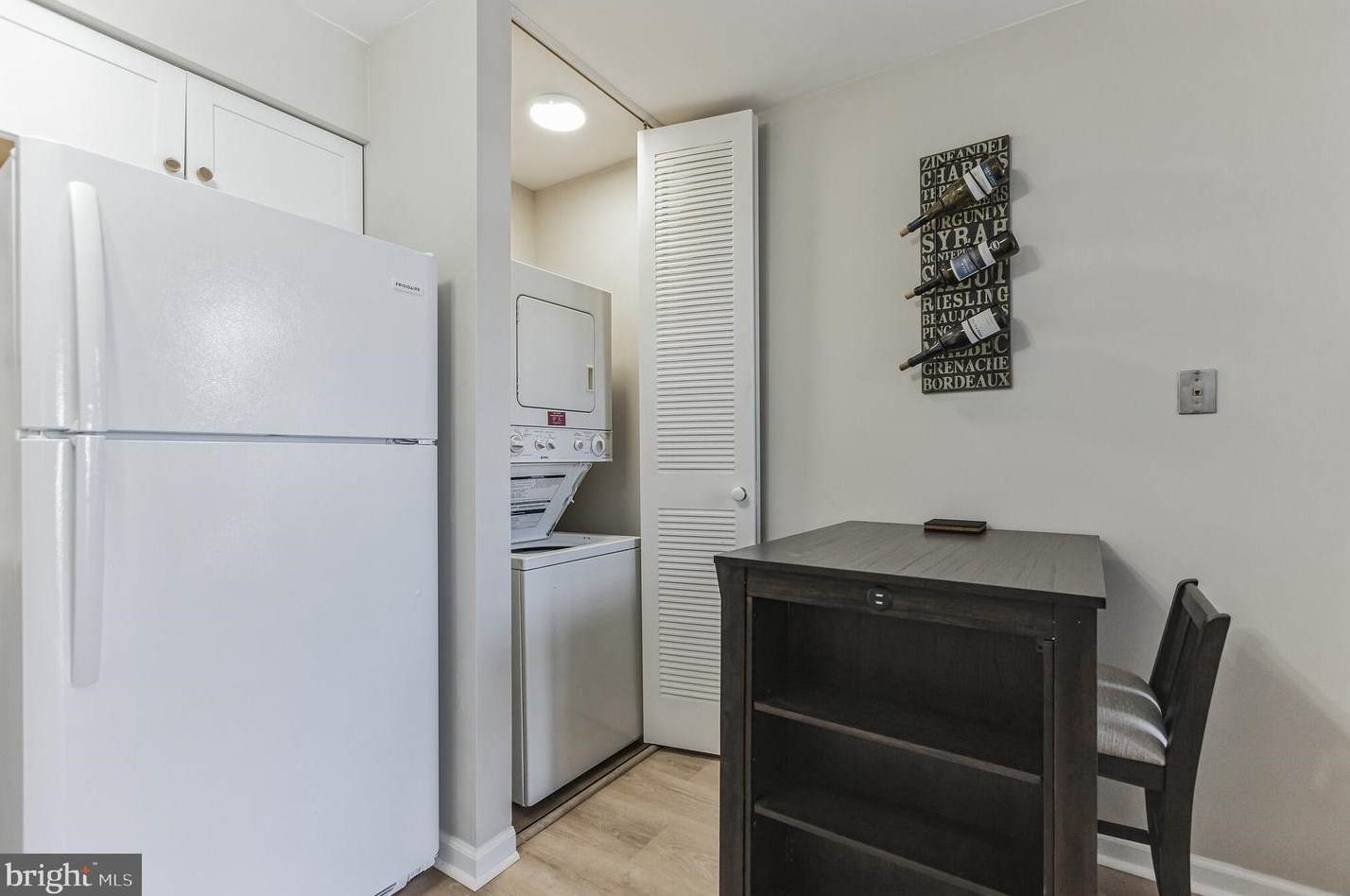 303 Coventry Ct, West Deptford NJ  08051-2014 exterior