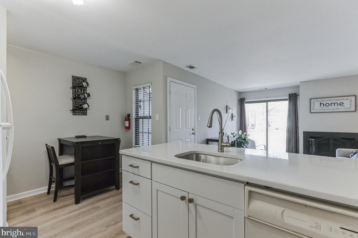 303 Coventry Ct, West Deptford NJ  08051-2014 exterior