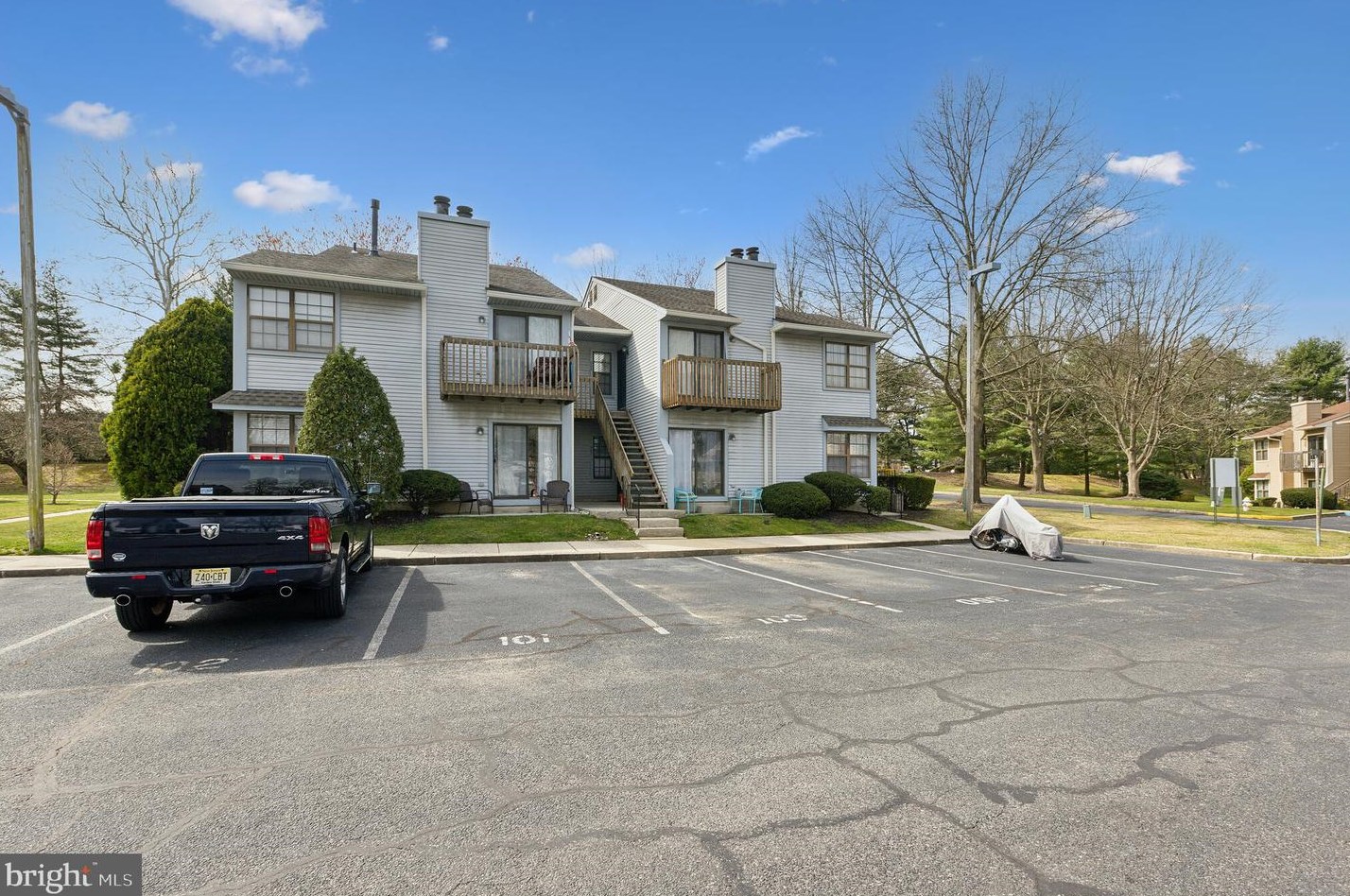 303 Coventry Ct, West Deptford NJ  08051-2014 exterior