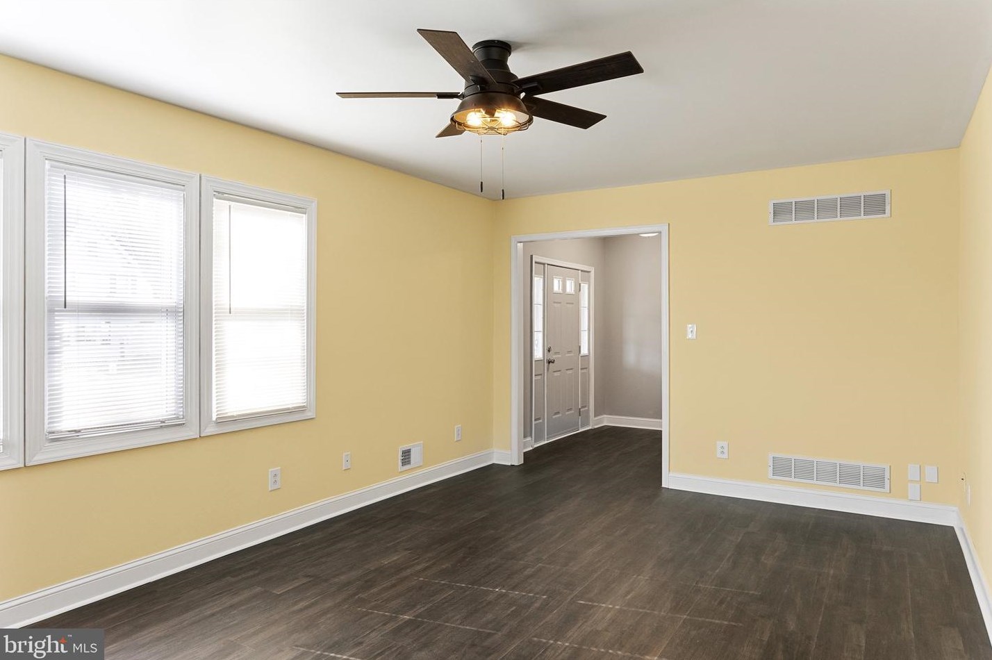 339 Broad St, Clayton NJ  08312-1104 exterior