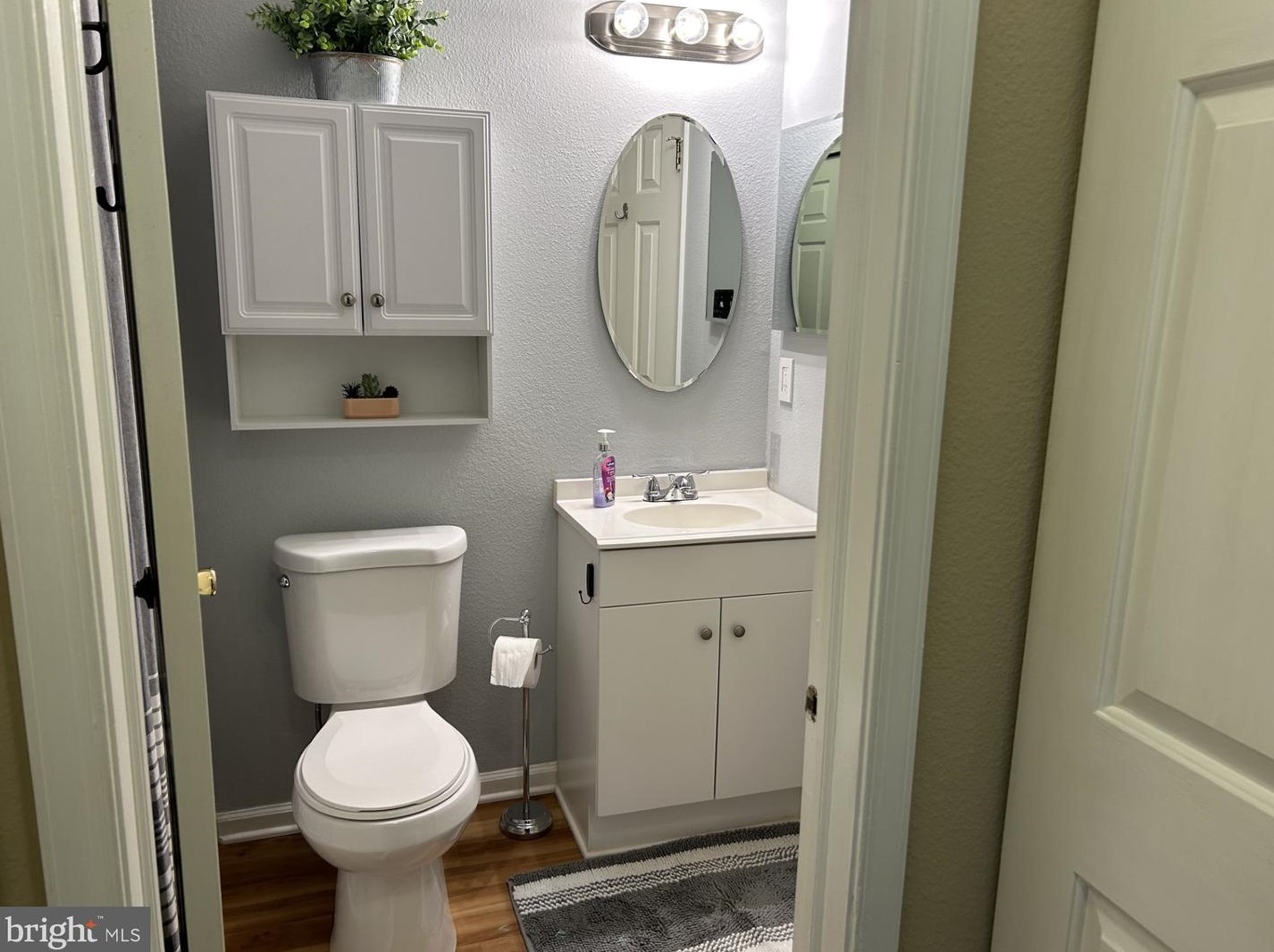 1012 Tristram Cir, West Deptford NJ  08051-2200 exterior