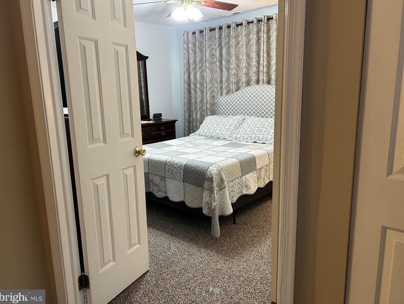 1012 Tristram Cir, West Deptford NJ  08051-2200 exterior