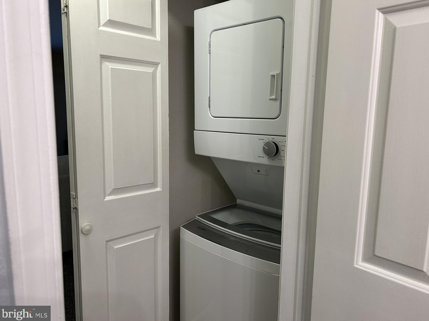 1012 Tristram Cir, West Deptford NJ  08051-2200 exterior