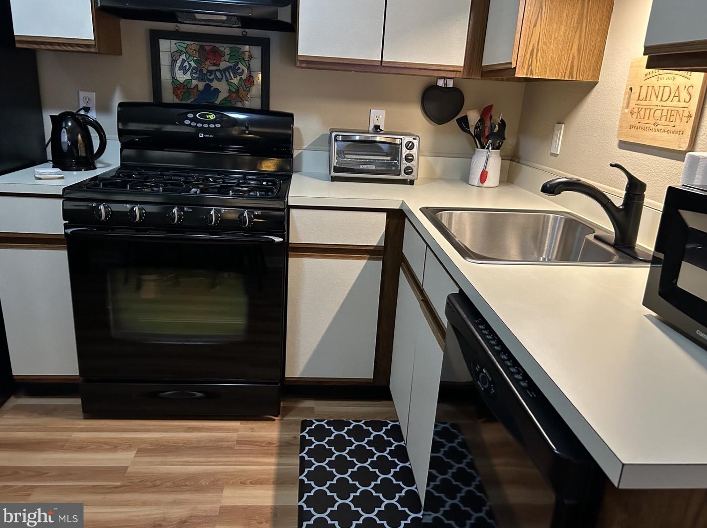 1012 Tristram Cir, West Deptford NJ  08051-2200 exterior