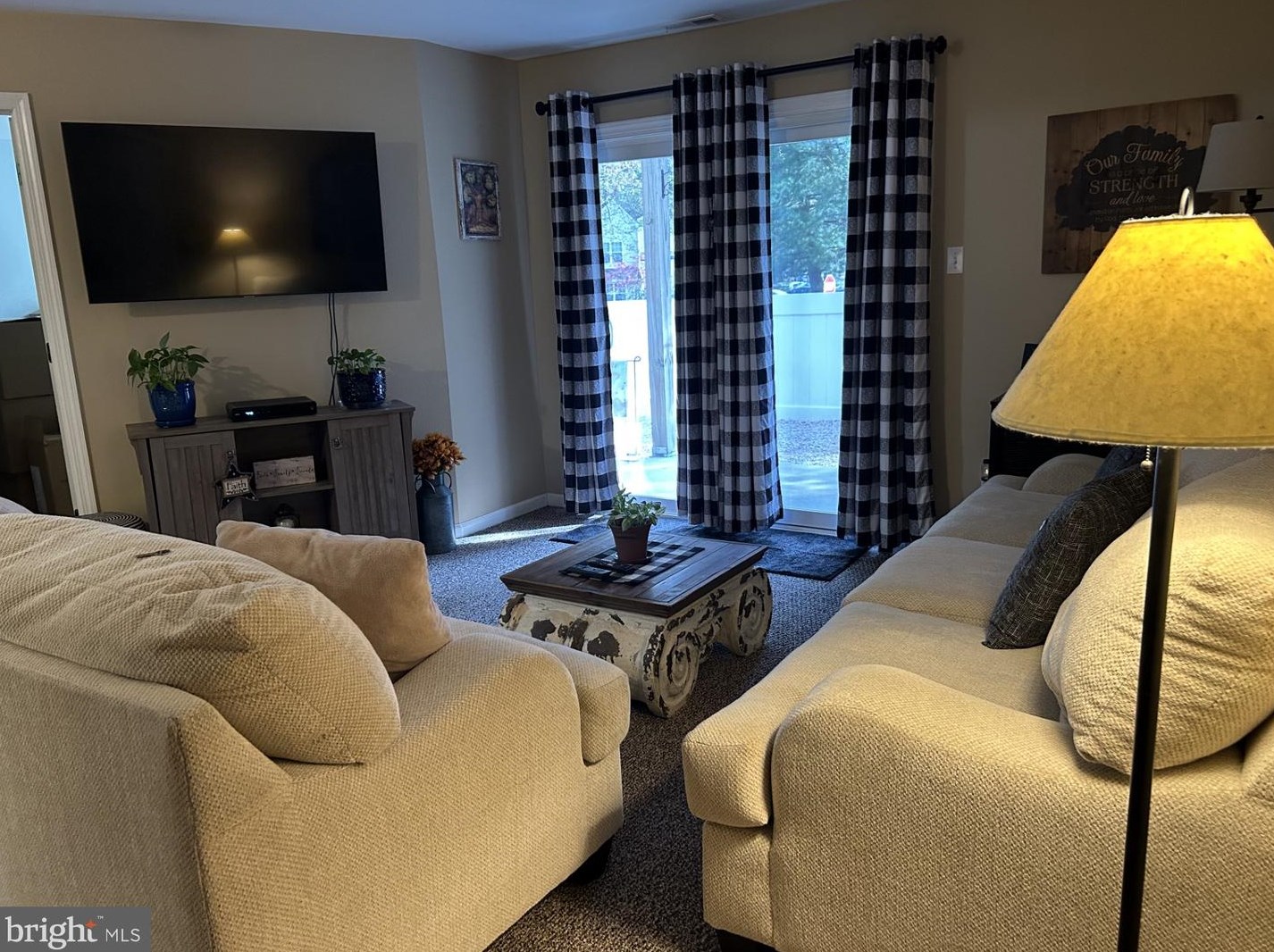 1012 Tristram Cir, West Deptford NJ  08051-2200 exterior