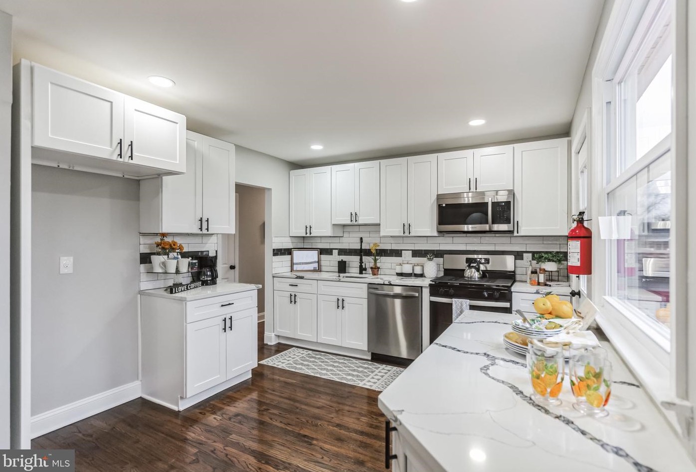 105 Alfred Ave, Aura NJ 08028-2001 exterior