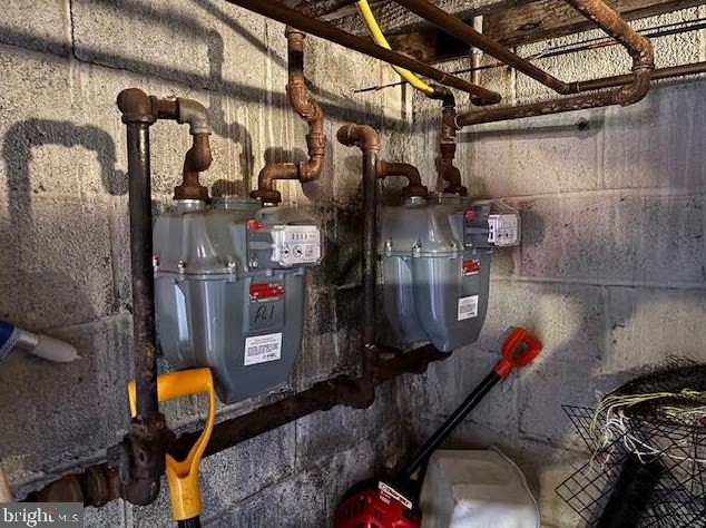 601 Broadway, West Deptford NJ 08093-1172 exterior