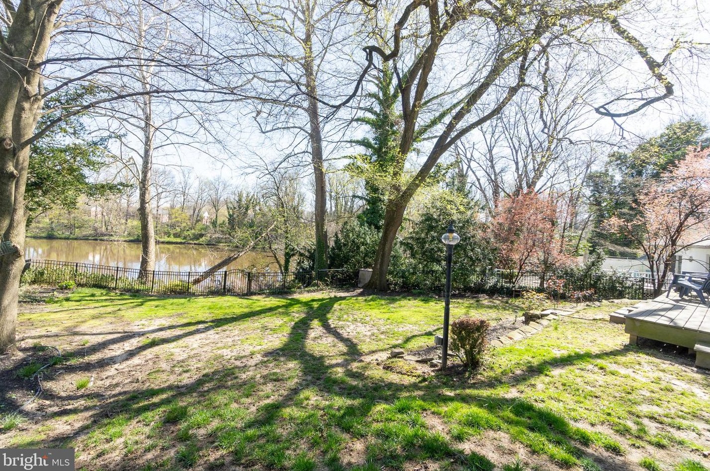 210 Meadow Ln, West Deptford NJ  08096-1839 exterior