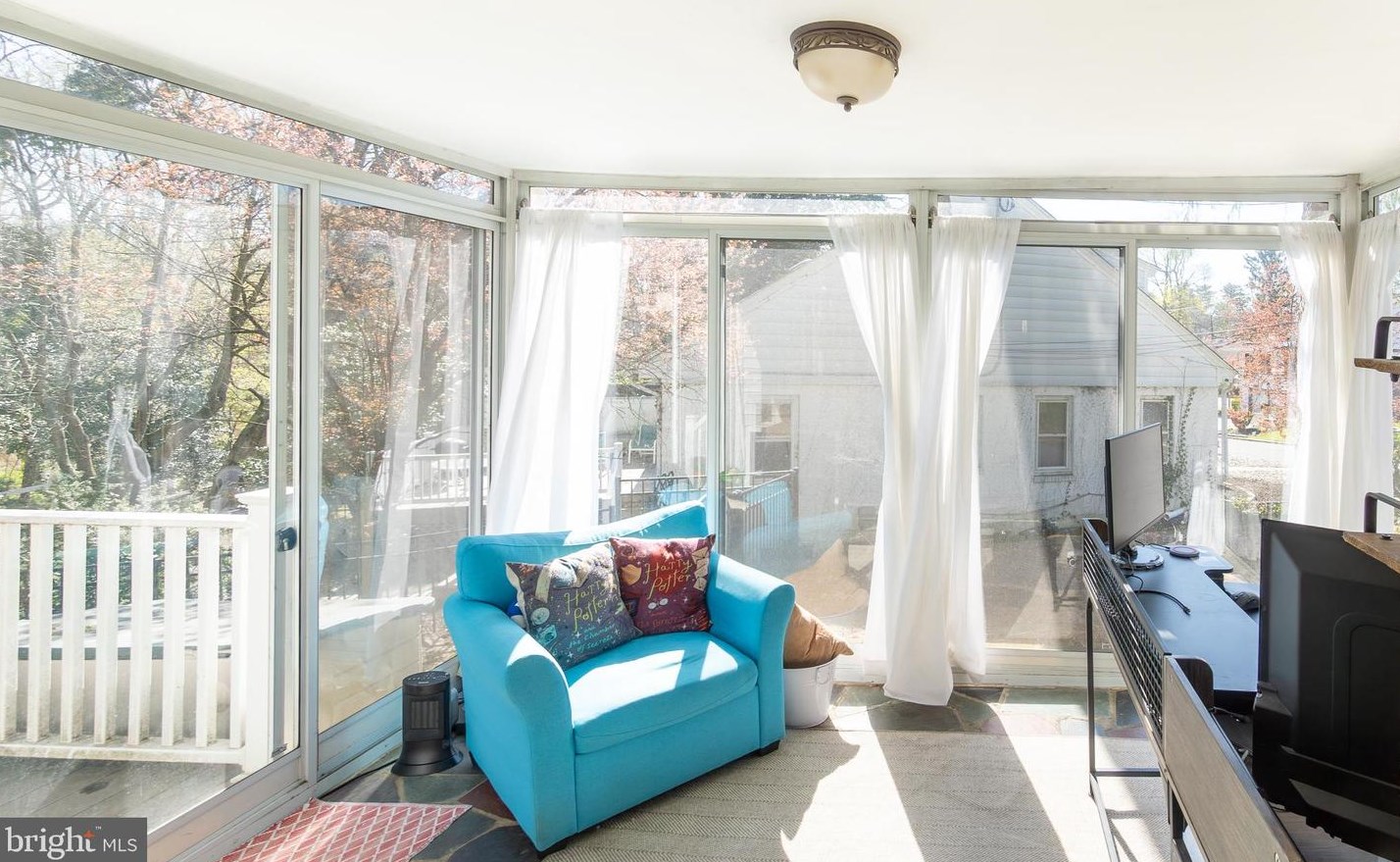 210 Meadow Ln, West Deptford NJ  08096-1839 exterior