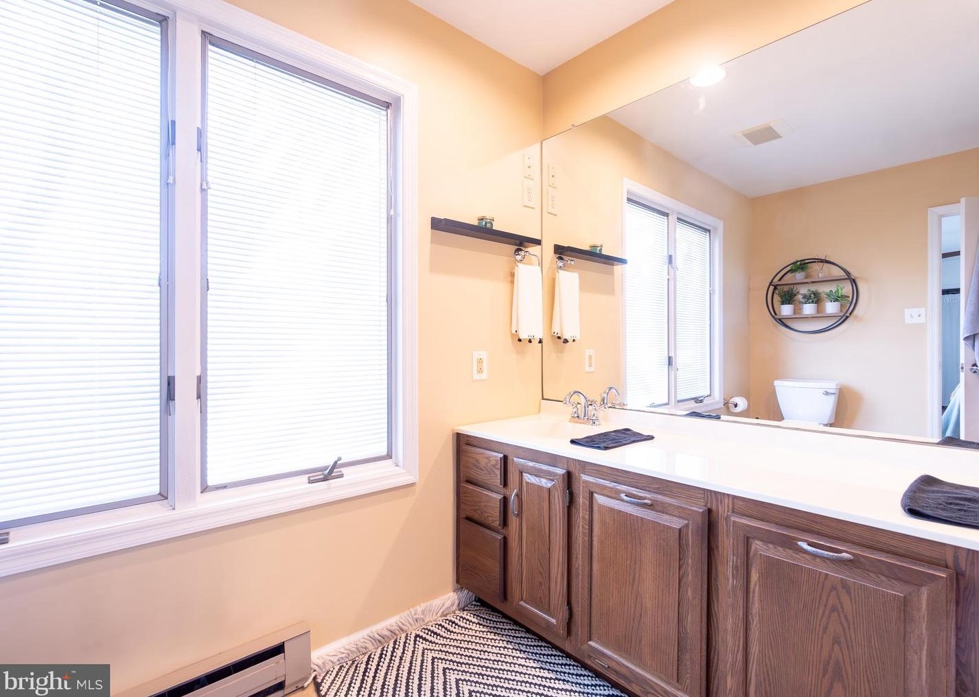 210 Meadow Ln, West Deptford NJ  08096-1839 exterior