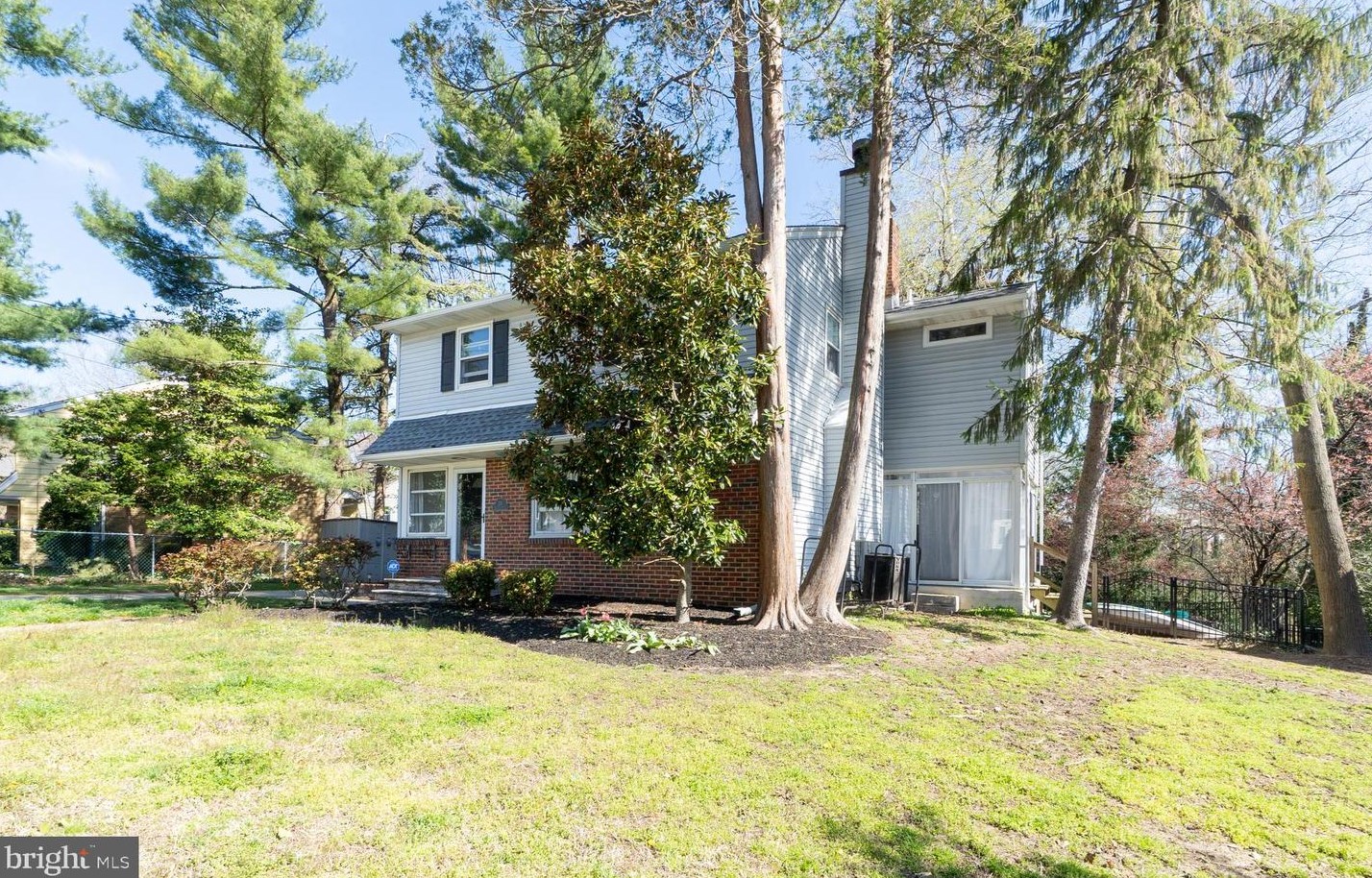 210 Meadow Ln, West Deptford NJ  08096-1839 exterior