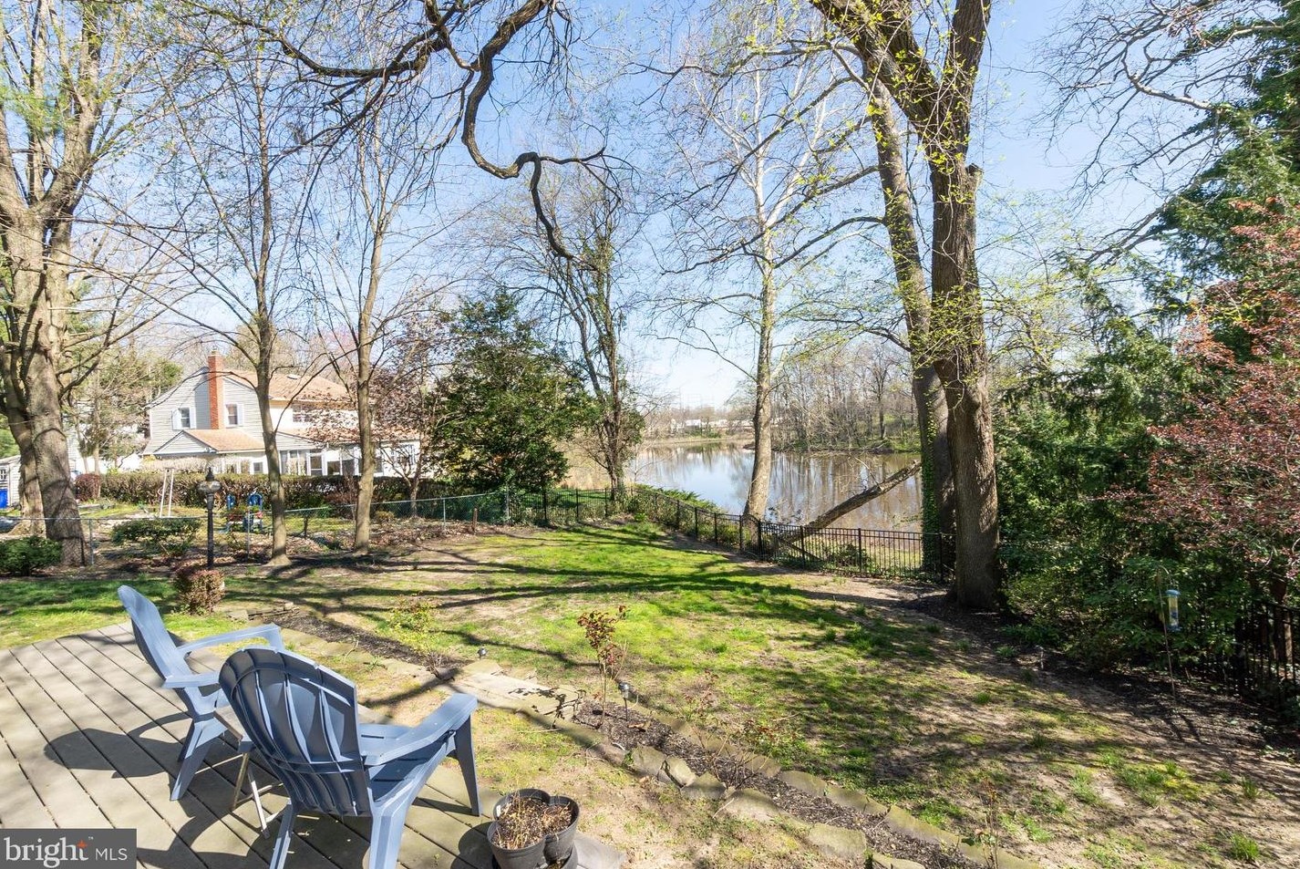 210 Meadow Ln, West Deptford NJ  08096-1839 exterior