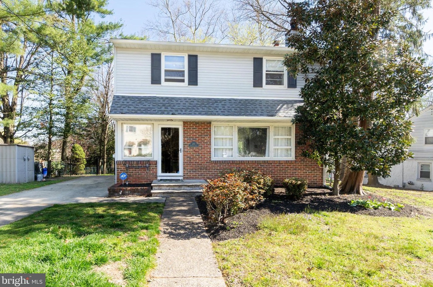 210 Meadow Ln, West Deptford NJ  08096-1839 exterior