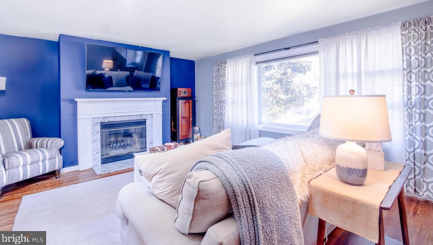 210 Meadow Ln, West Deptford NJ  08096-1839 exterior