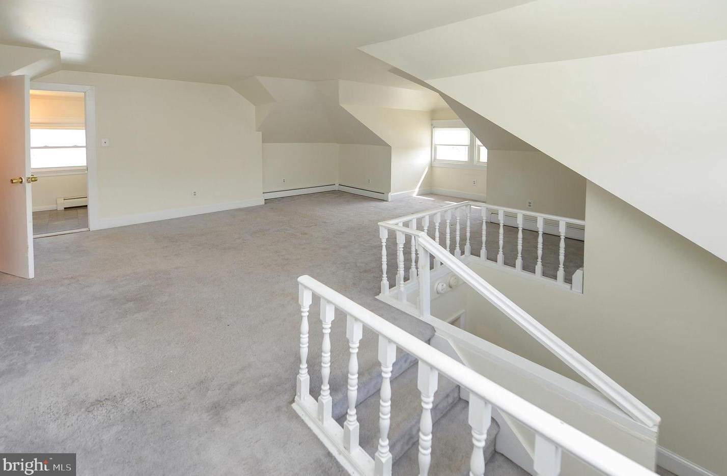 305 Broad St, West Deptford NJ 08096-1055 exterior