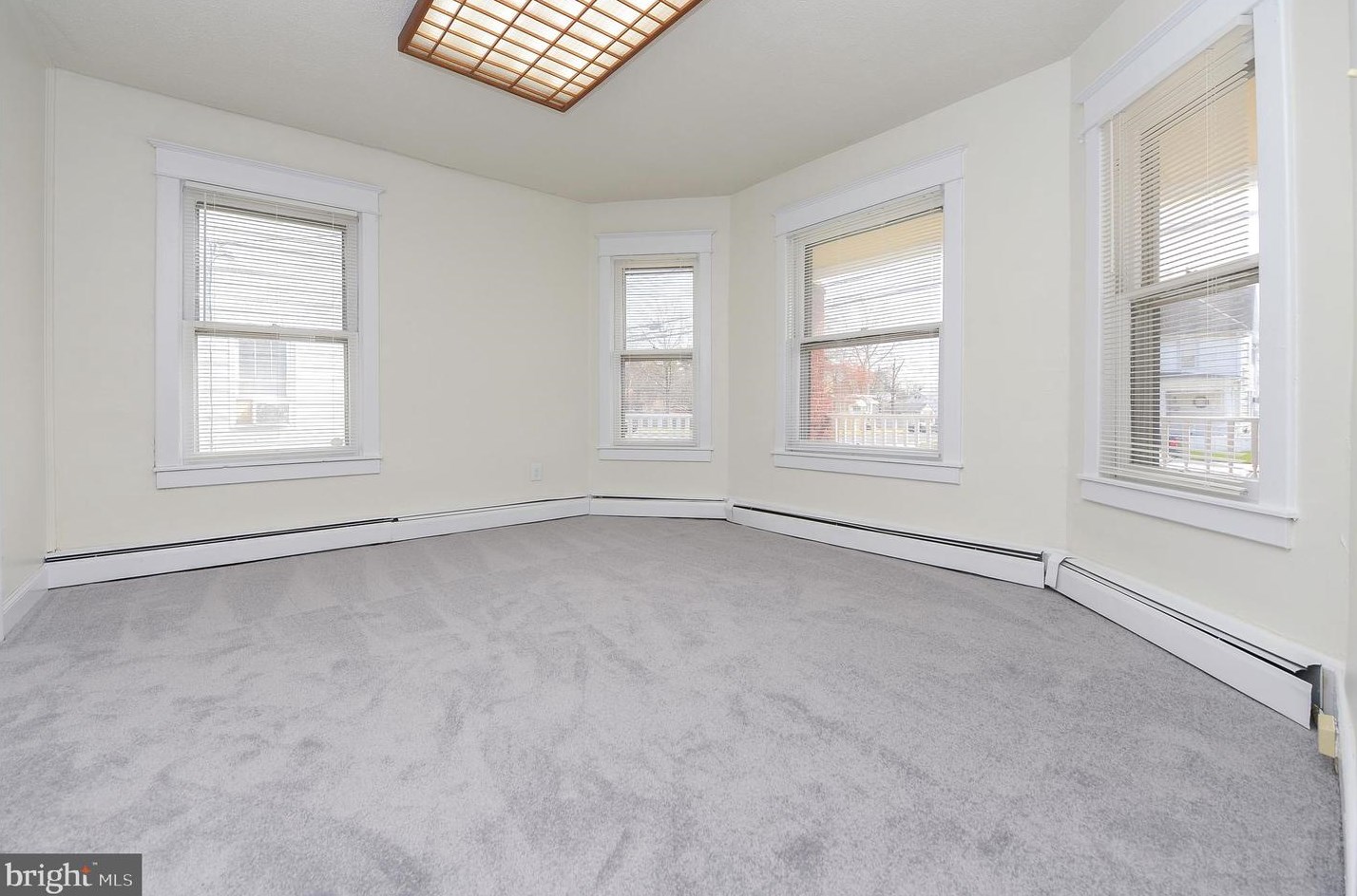 305 Broad St, West Deptford NJ 08096-1055 exterior