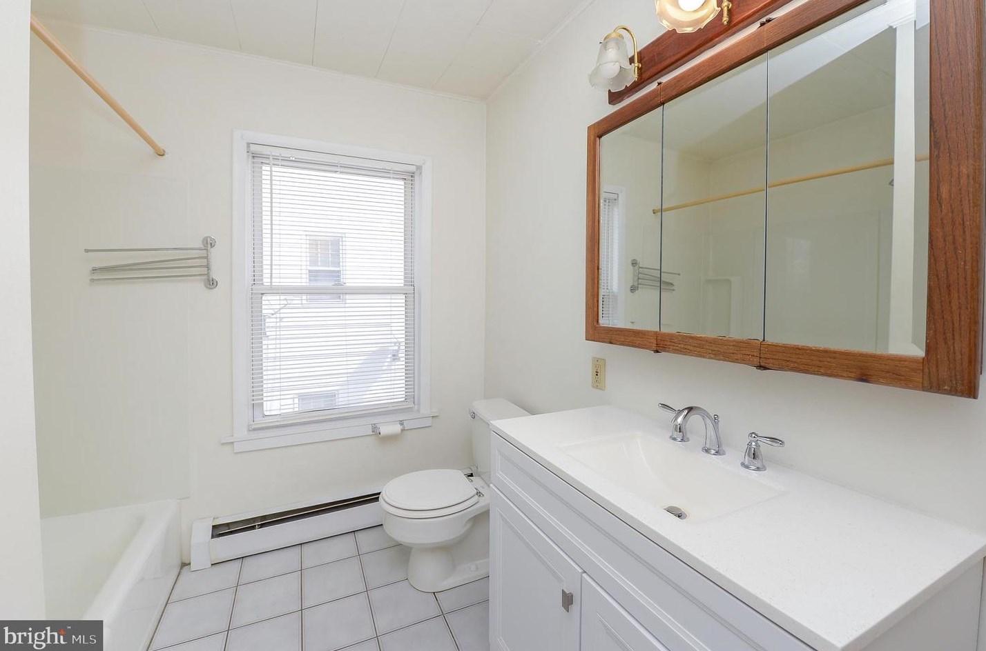 305 Broad St, West Deptford NJ 08096-1055 exterior