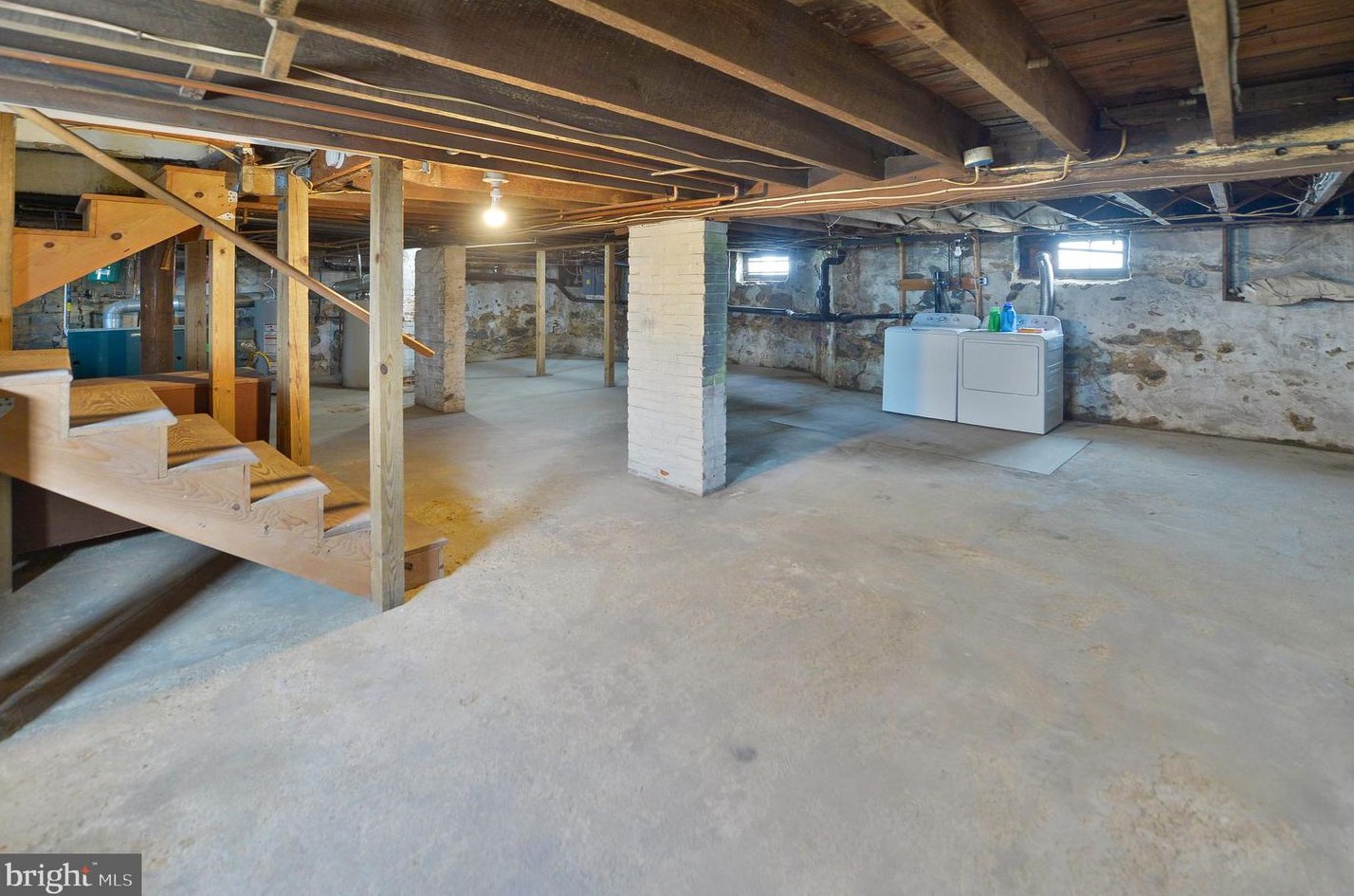 305 Broad St, West Deptford NJ 08096-1055 exterior