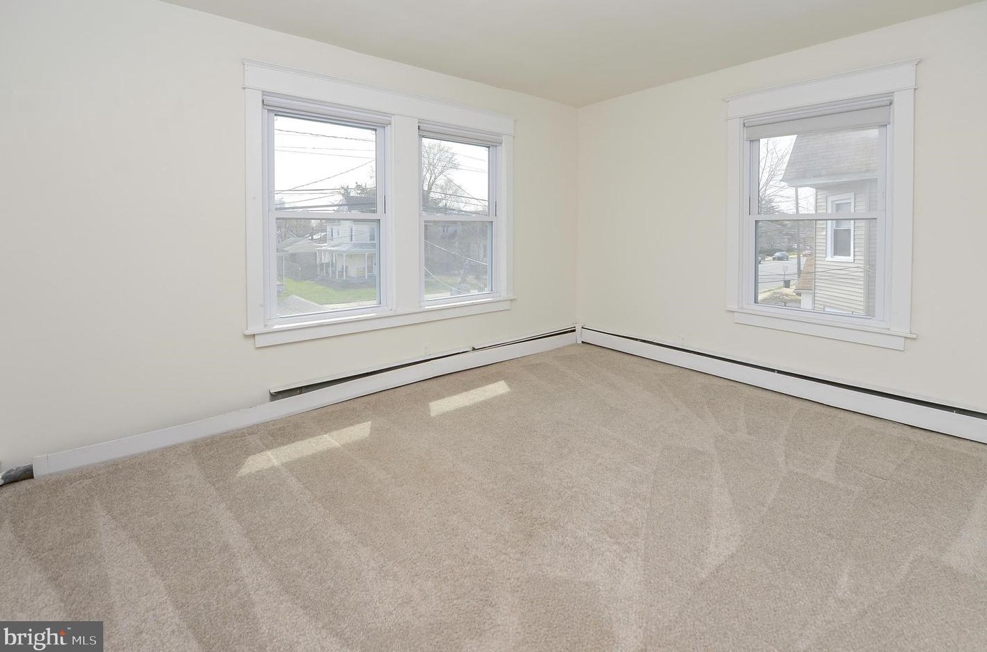 305 Broad St, West Deptford NJ 08096-1055 exterior