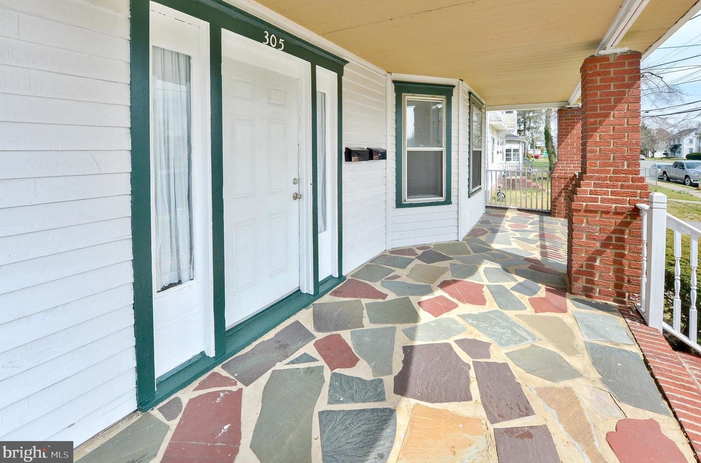 305 Broad St, West Deptford NJ 08096-1055 exterior