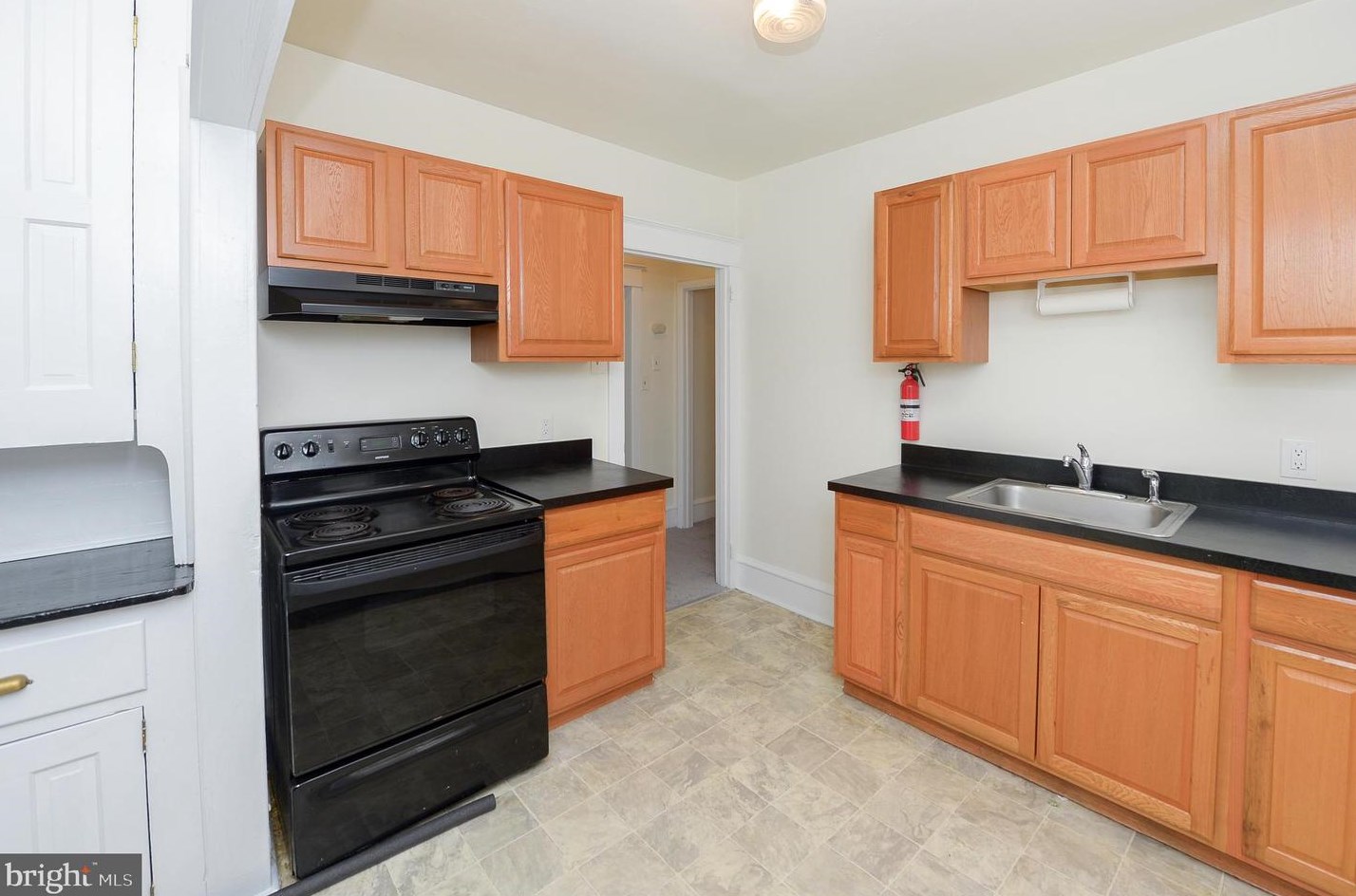 305 Broad St, West Deptford NJ 08096-1055 exterior